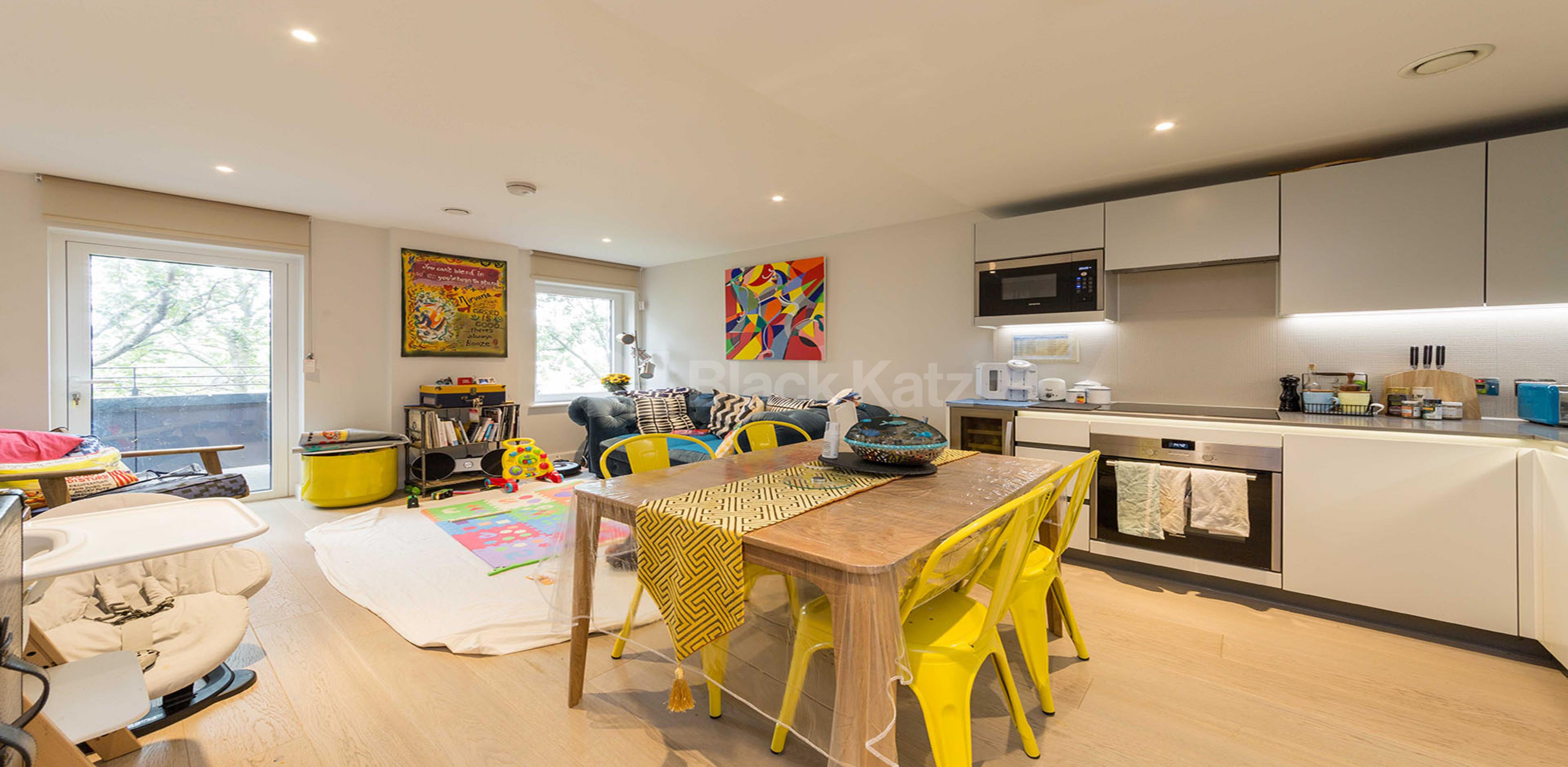 			NEW INSTRUCTION!, 2 Bedroom, 1 bath, 1 reception Apartment			 Wharf Road, ANGEL-OLD STREET N1